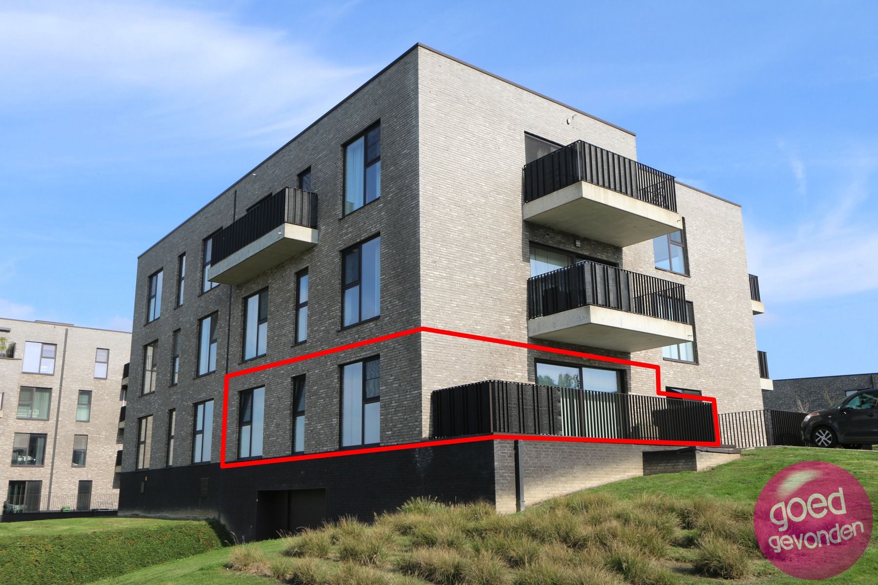 NIEUWBOUW ZONDER BTW - APP - 2 SLK - TERRAS - PARKING foto {{pictureIndex}}