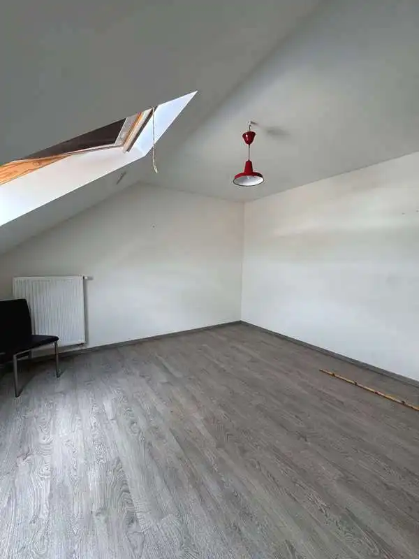 Energiezuinige 3-slaapkamerwoning met ruime GARAGE, CARPORT en TUIN te huur in Torhout foto 8