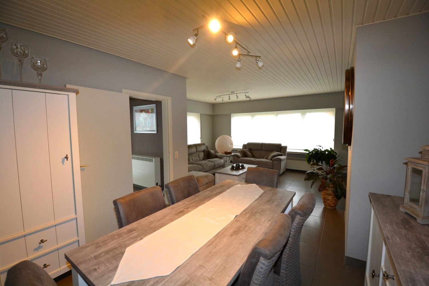 INSTAPKLARE WONING MET TUIN EN GARAGE! foto 5