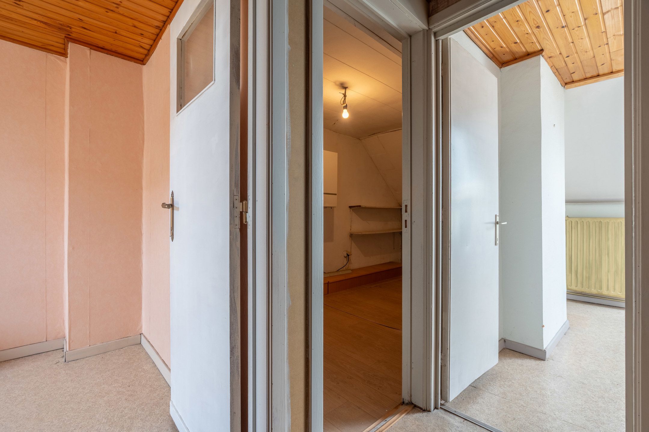 Te renoveren woning met toffe tuin en garage in het centrum foto 19