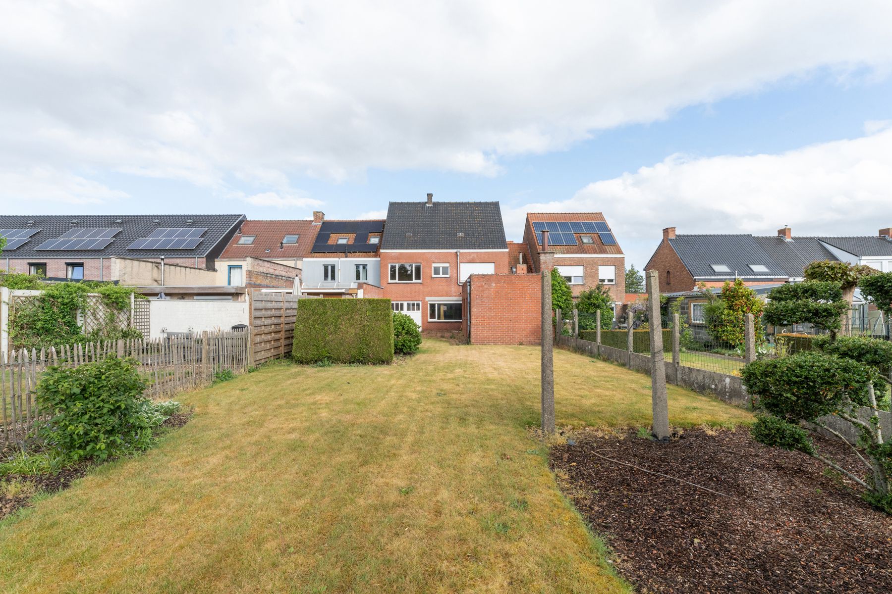 Te renoveren woning met 4 slaapkamers en garage op 432 m² foto 19