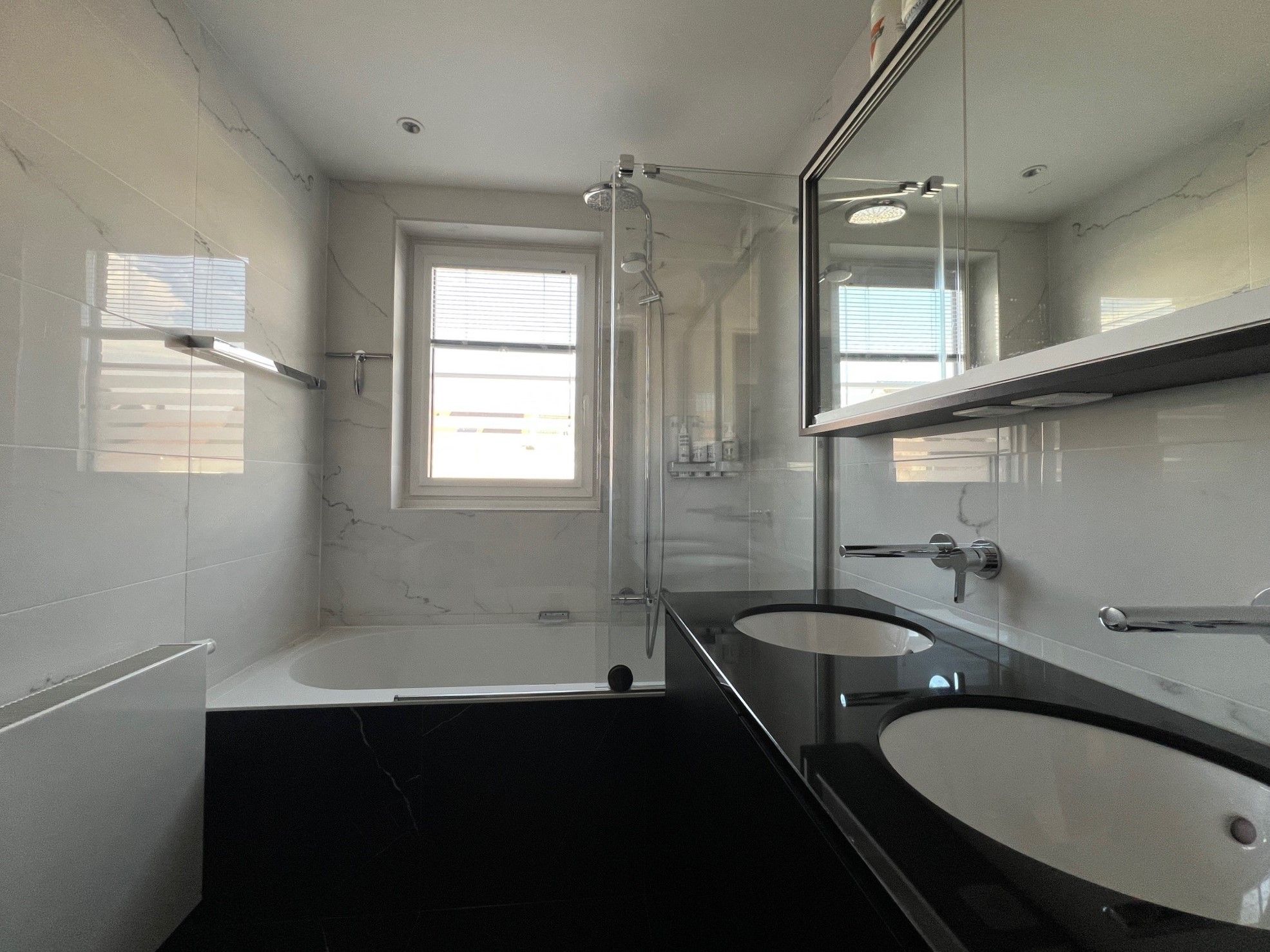Recent gerenoveerd appartement met 2 slaapkamers op rustige ligging. foto 7