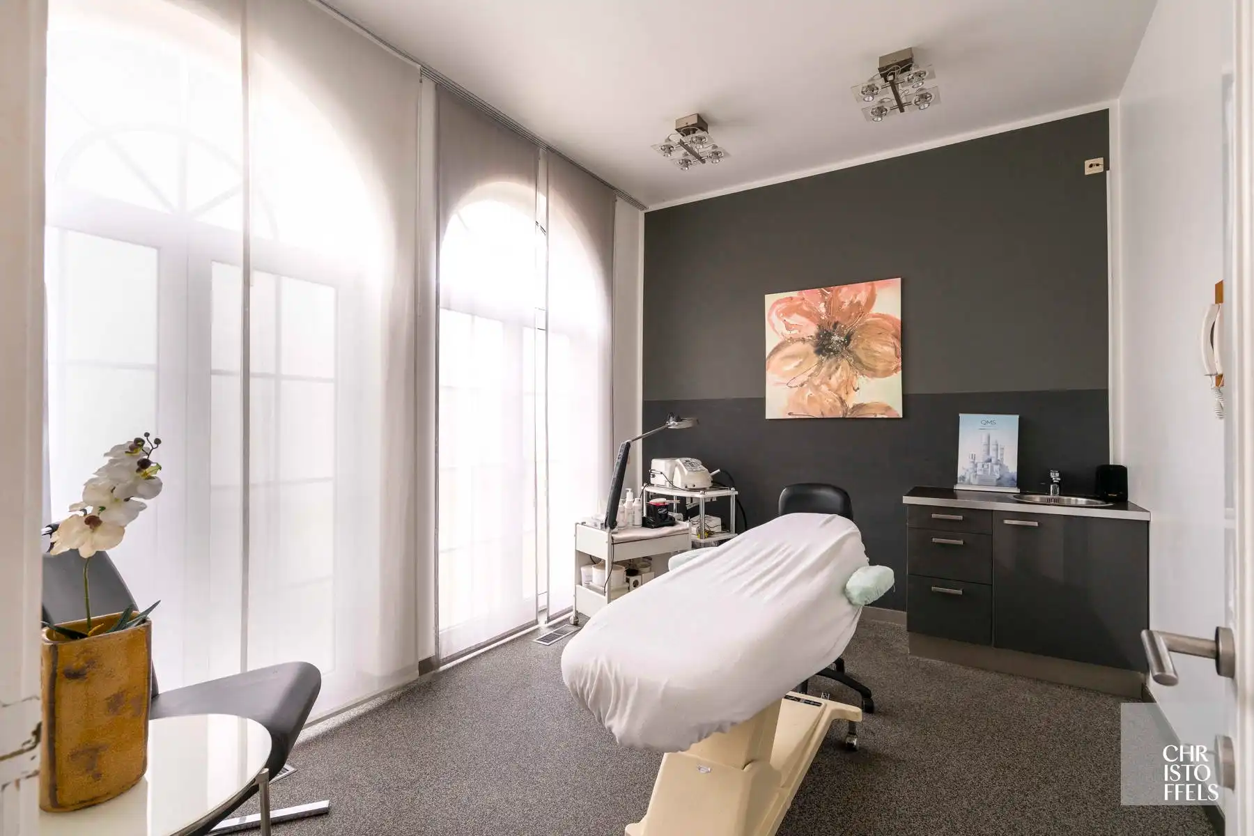 Tijdloze elegante villa met praktijkruimte (422 m²) op perceel van 1.672 m² foto 5