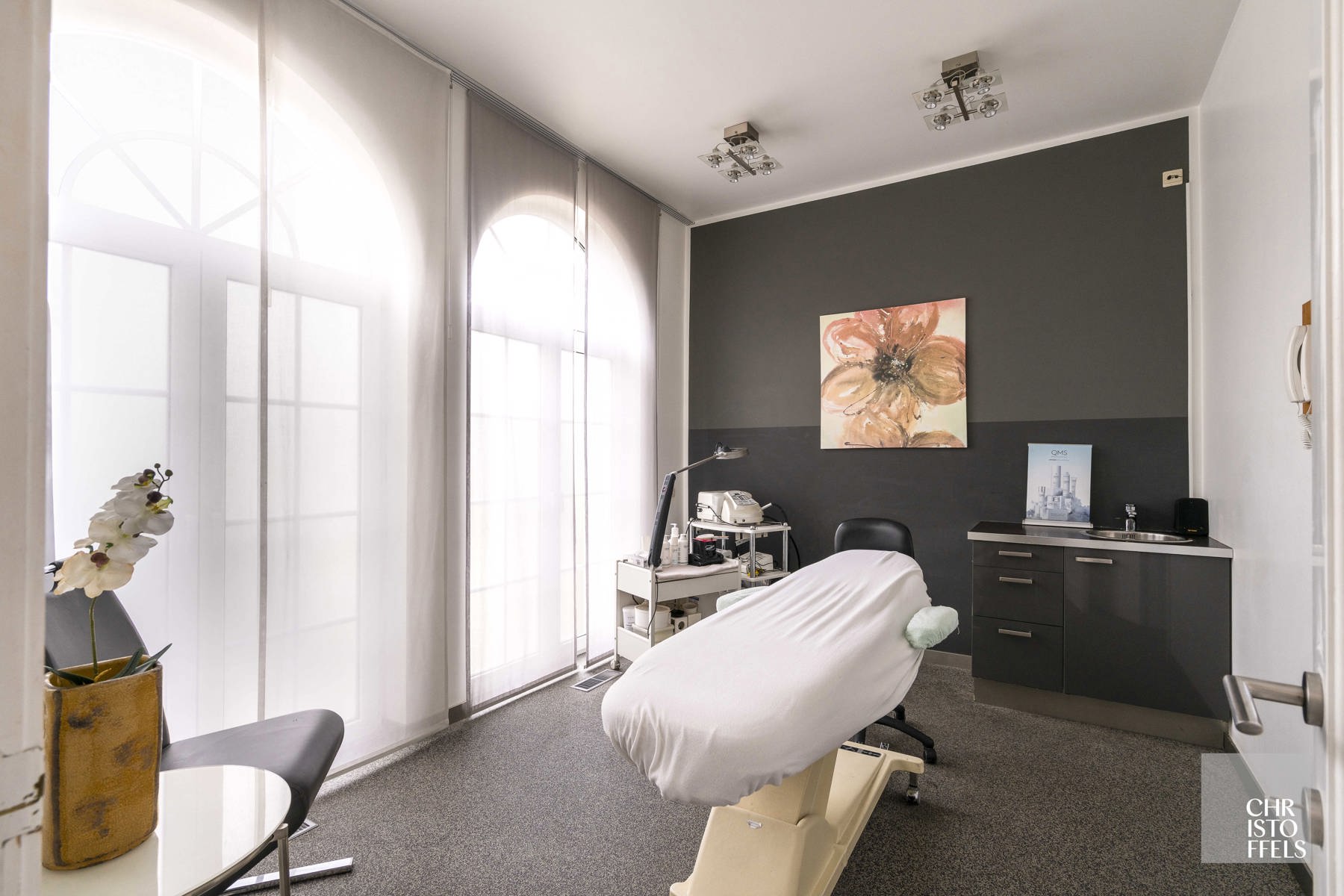 Tijdloze elegante villa met praktijkruimte (422 m²) op perceel van 1.672 m² foto 5