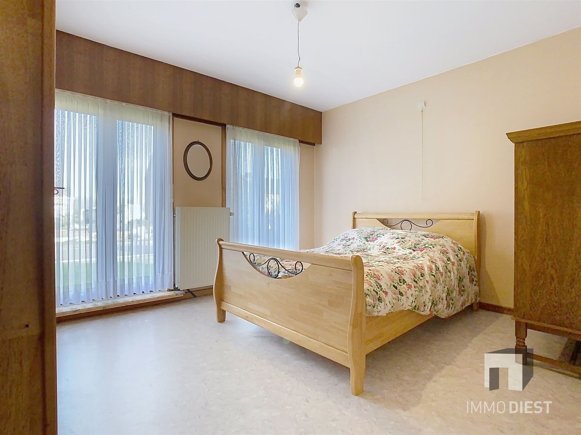 Op te frissen, gelijkvloerse woning op een knap perceel van 14a 85ca met gunstige ligging te Vorst. foto 14