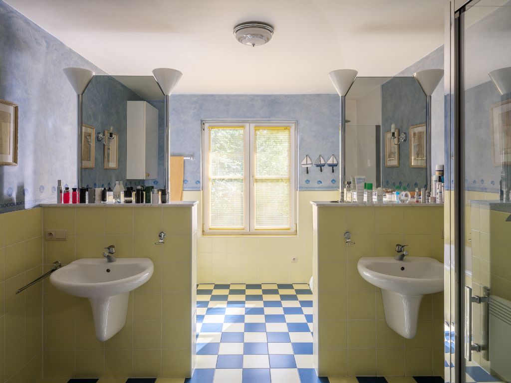 Vrijstaande villa (363 m²) met ruim bijgebouw op een gunstig perceel van 1.205 m² foto 14