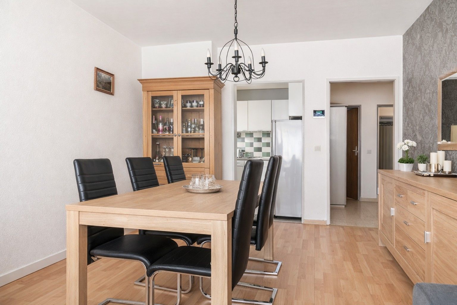 Appartement met kelderberging en garage foto {{pictureIndex}}