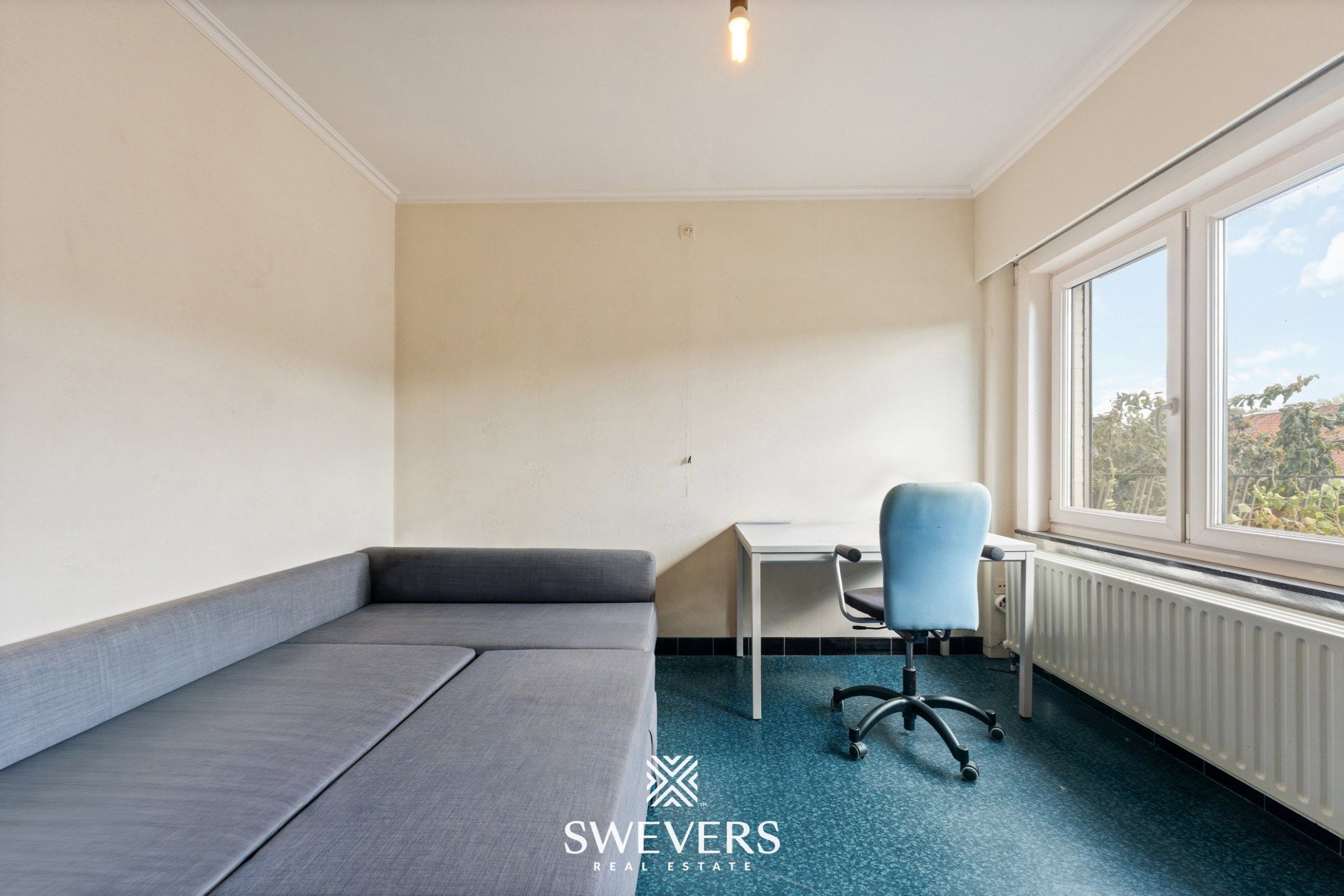 Te renoveren woning met 3 slaapkamers en hangar  foto 21