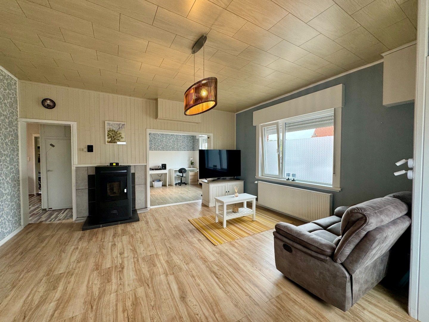 Te koop: ruime woning met slaapkamer en badkamer op het gelijkvloers.  foto 3