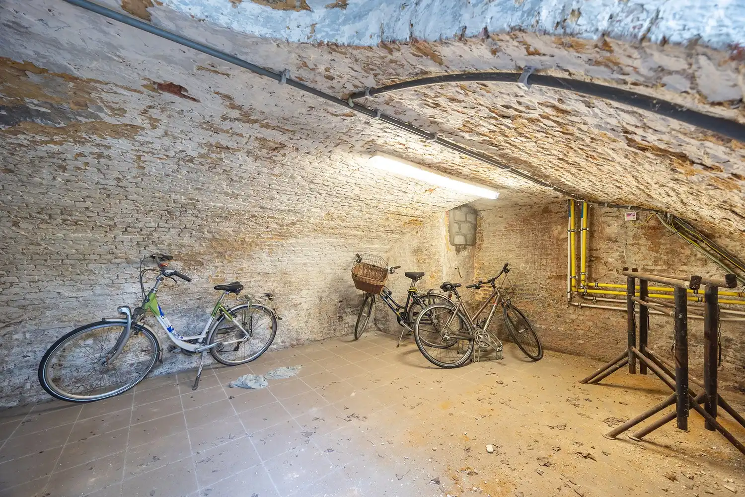 Instapklaar 1-slaapkamer appartement tussen Eilandje en centrum mét terras foto 17