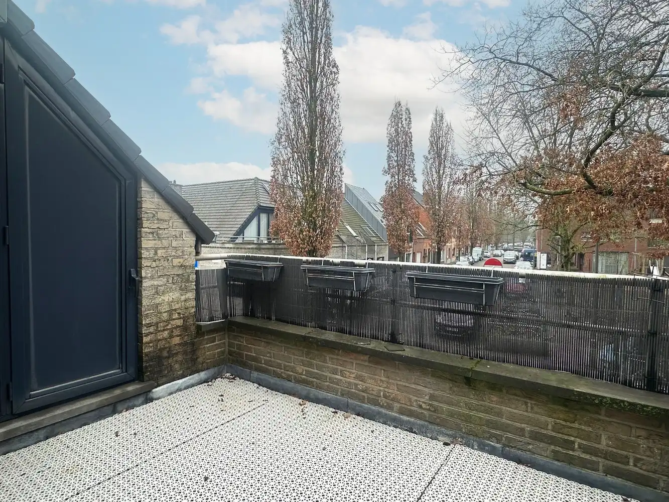 Lichtrijk appartement op zeer gunstige locatie in Wilrijk! foto 2