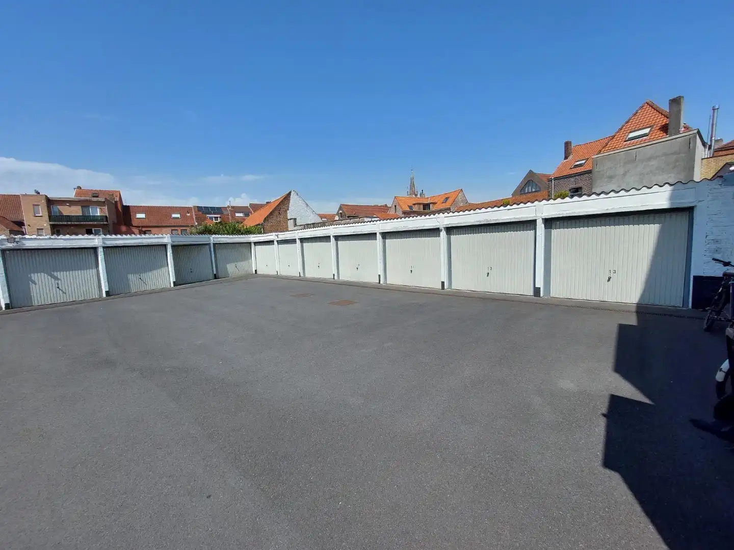 Garagebox in afgesloten complex  foto 3