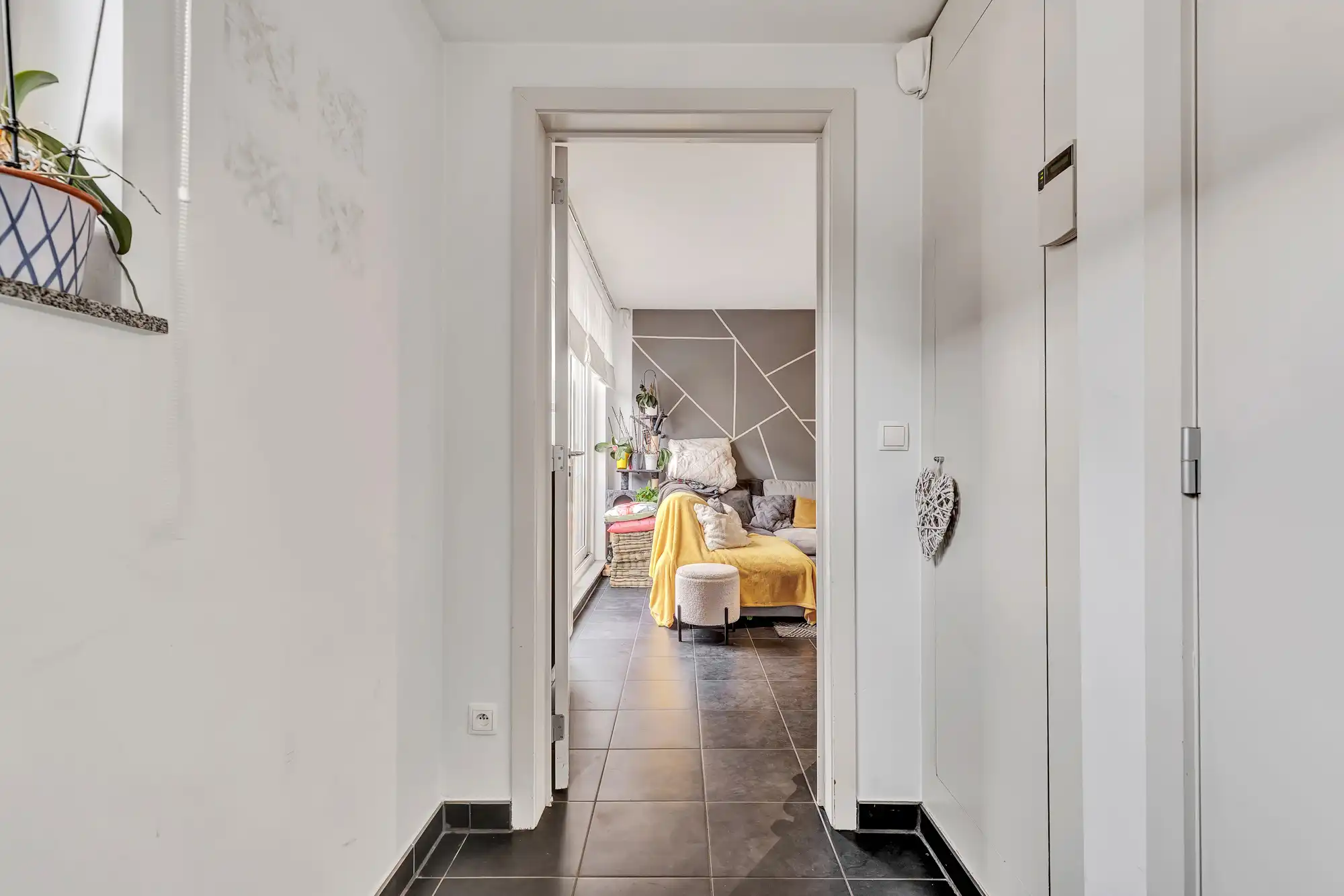 Ruim duplex-appartement met 5 slpks in Sint-Pieters-Leeuw foto 2