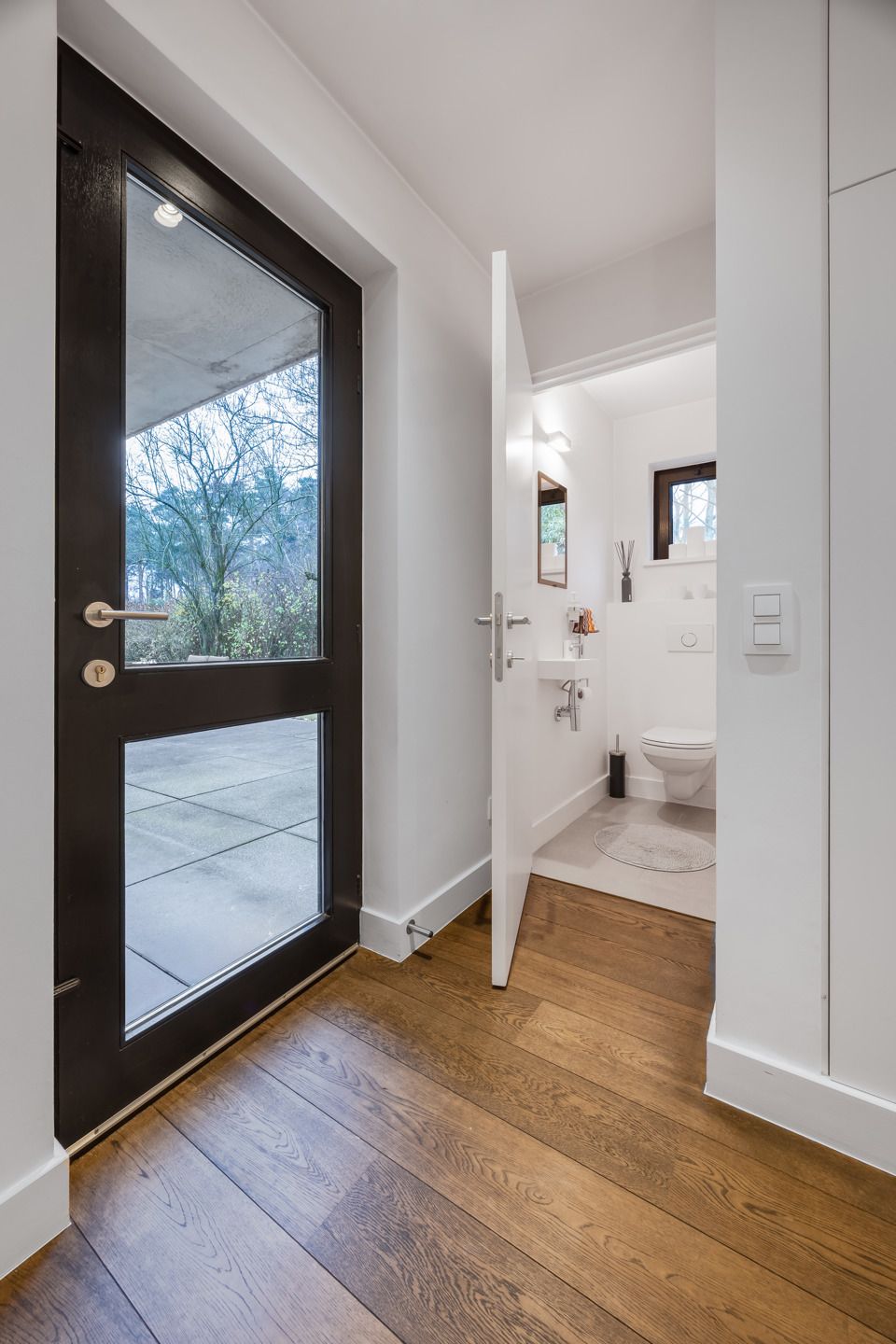 Karakterwoning met brutalistische gevel  in Hof ter Linden foto 12