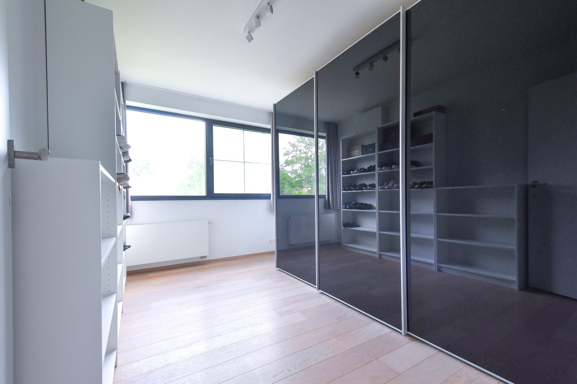 | BEZOEKMOMENT woe 11/06 van 17u - 18u30 | Rustig gelegen architecturale villa omgeven door groen foto 20