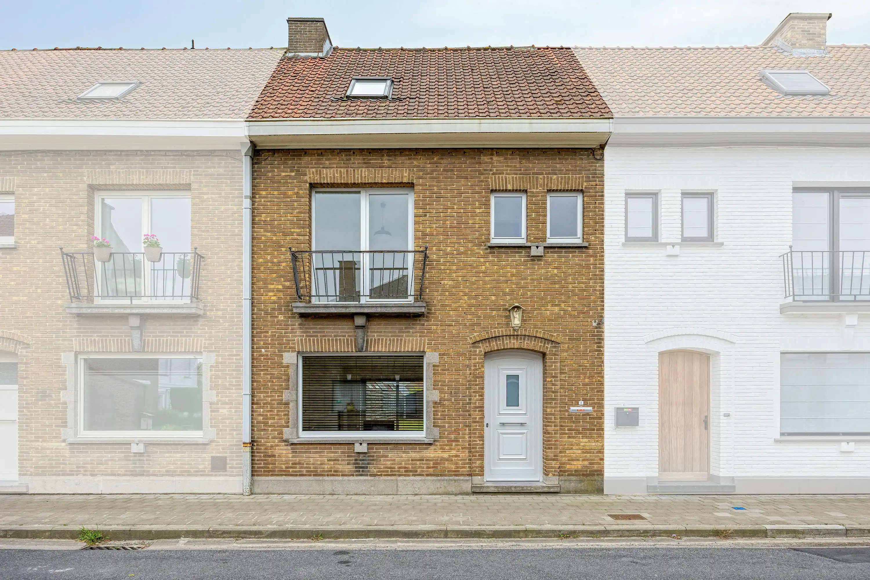 Recent gerenoveerd huis met 3 kamers te koop in Beveren-Leie foto 2