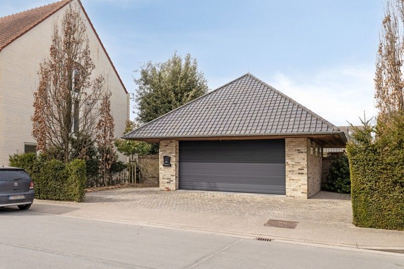 Prachtige luxueus afgewerkte woning op een perceel van 572 m² TE KOOP in DESSELGEM! foto 2