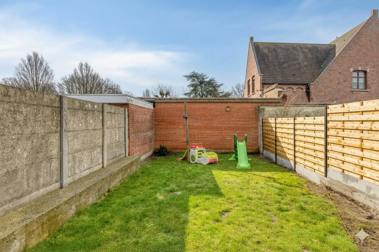 Instapklare gezinswoning met gezellige tuin in Torhout foto 15