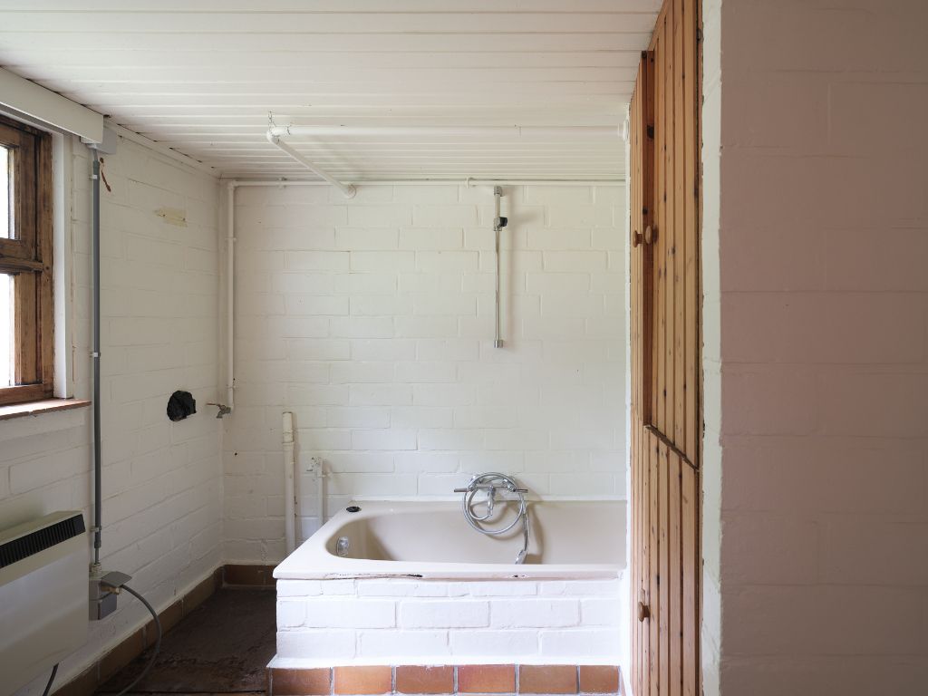 Dikkelvenne – Te renoveren hoeve op een terrein van 2.179 m², omgeven door groen en weides. foto 15