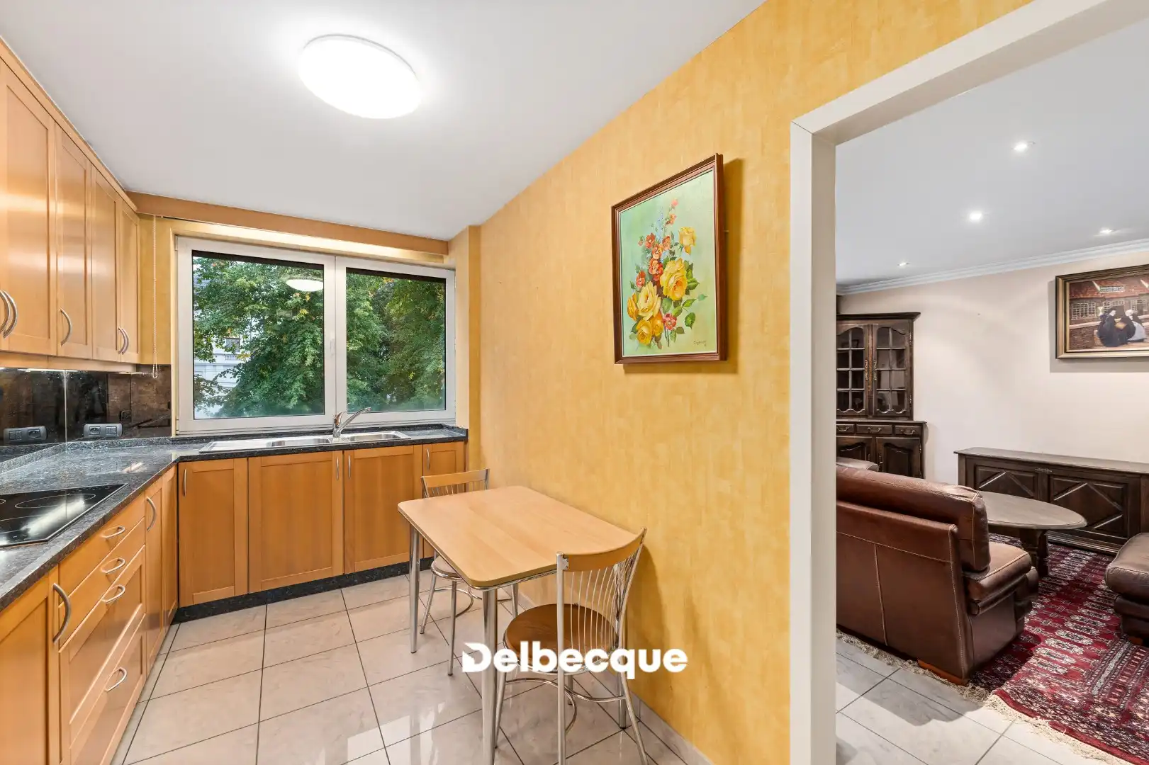 Lichtrijk appartement met 2slk. en Zuidgericht terras en inclusief een garagebox te St. Michiels. foto 6