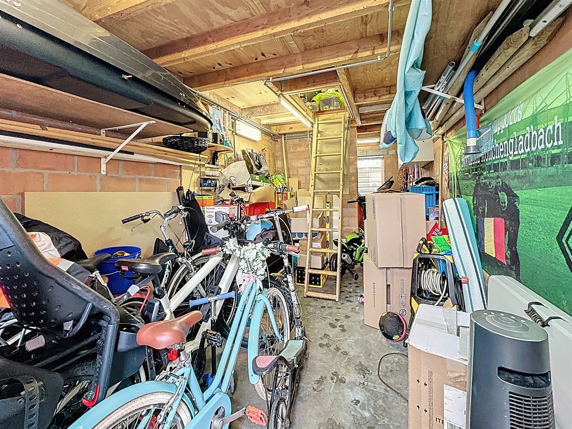 Instapklare woning met 3 slaapkamers en gezellige tuin op perceel van 310m². foto 13