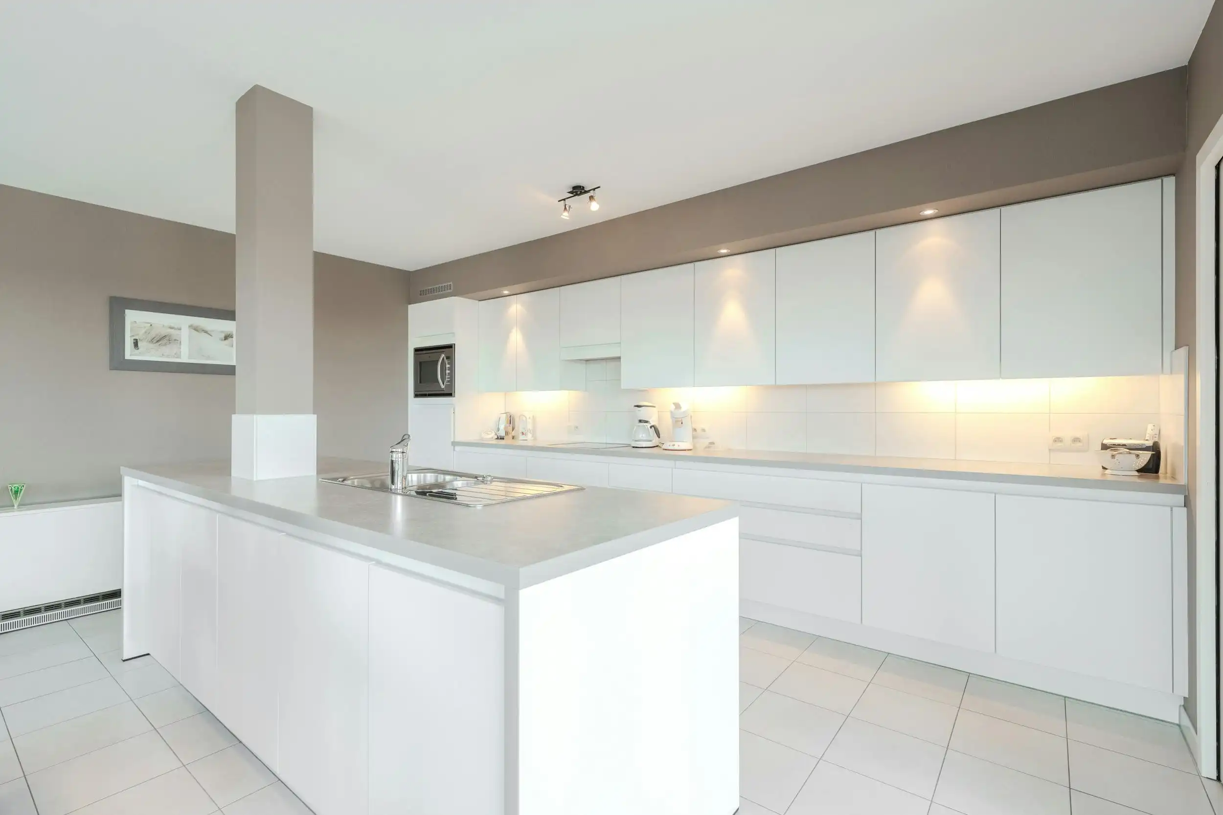 Lichtrijk hoekappartement met grote terrassen te koop op topligging! foto 6