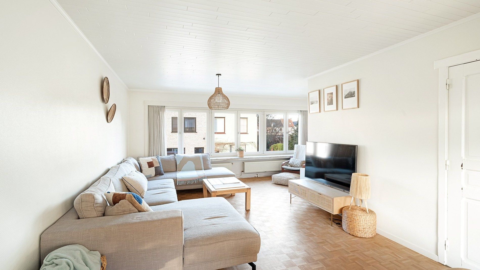 Grote woning met garage en tuin vlakbij Brugge foto 2