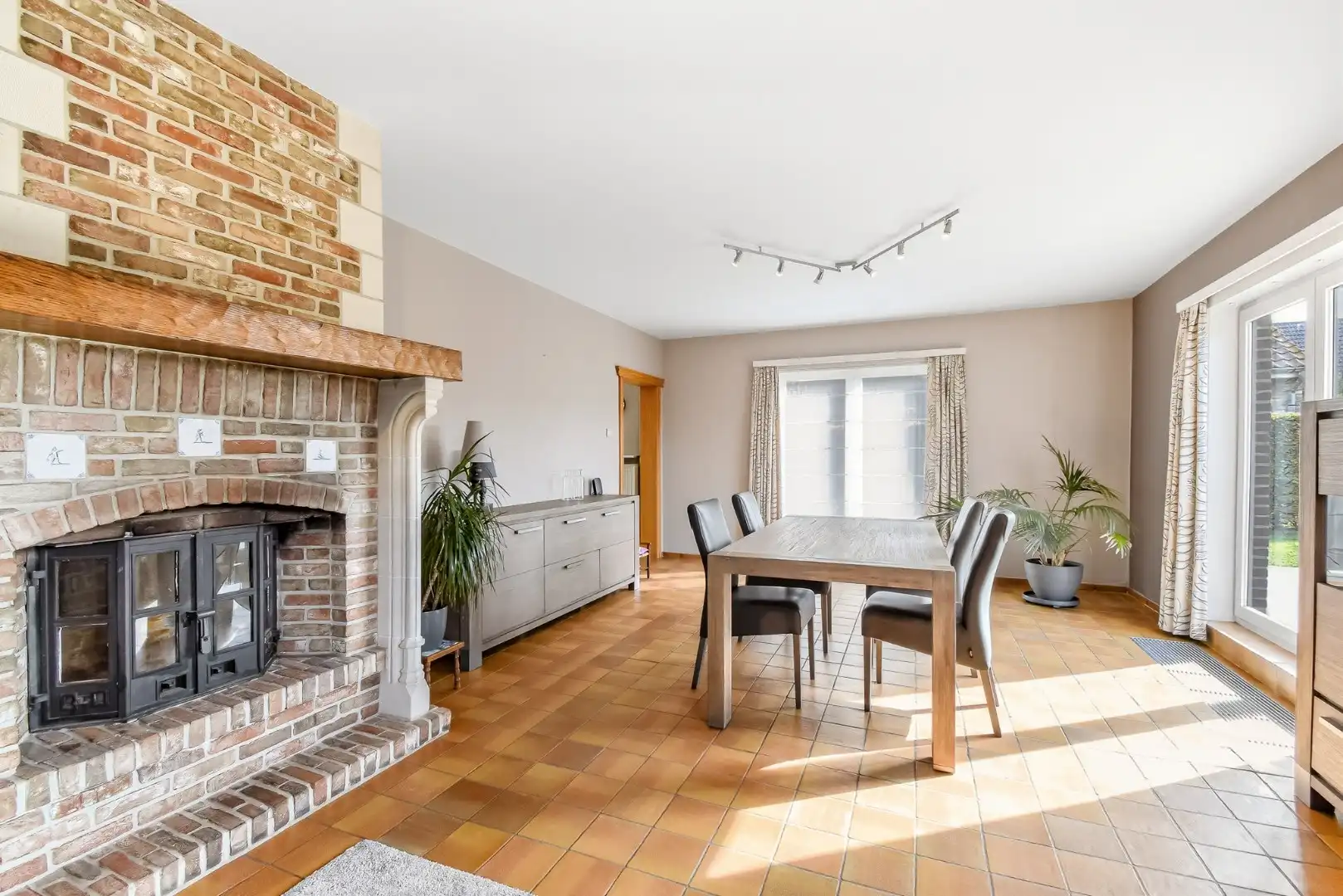 Ruime villa met 4 slaapkamers foto 4