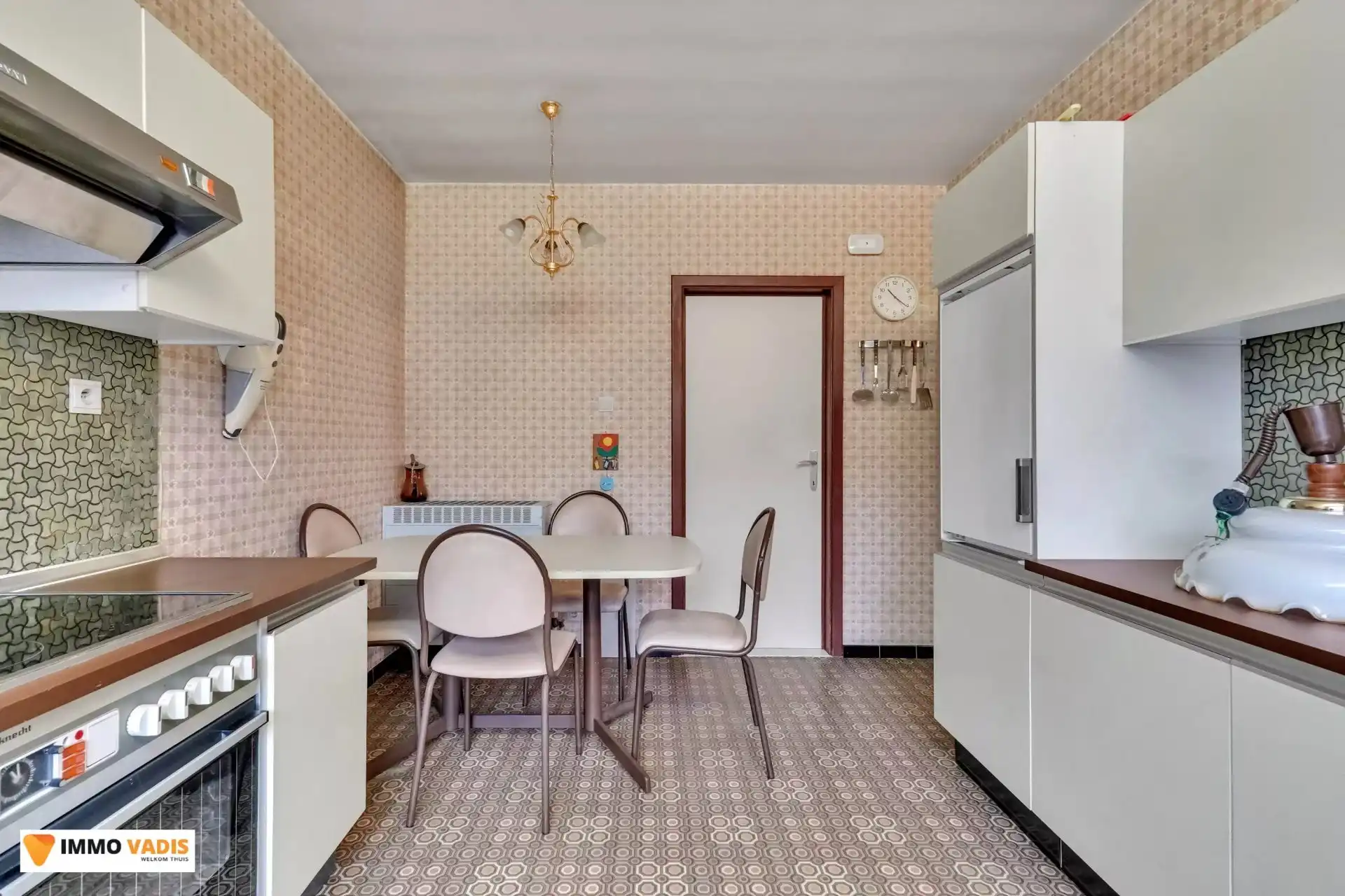 Ruime open bebouwing met 4 slaapkamers in rustige omgeving foto 8