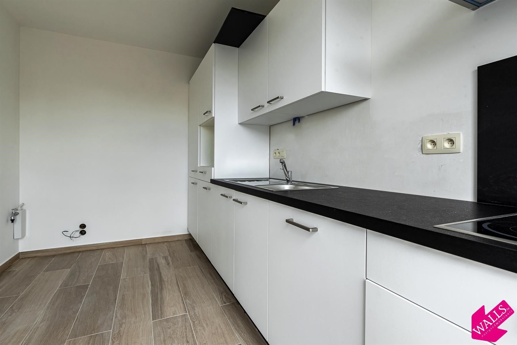 Ruim en gerenoveerd appartement foto 4
