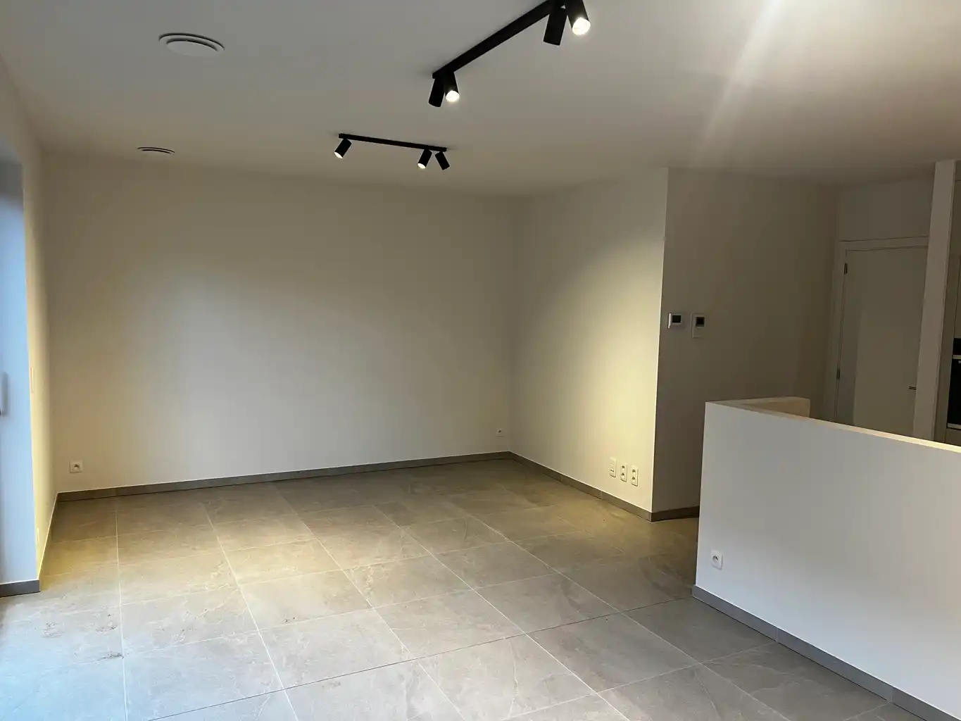 Prachtig gelijkvloers appartement met 1 slpk en terras foto 4