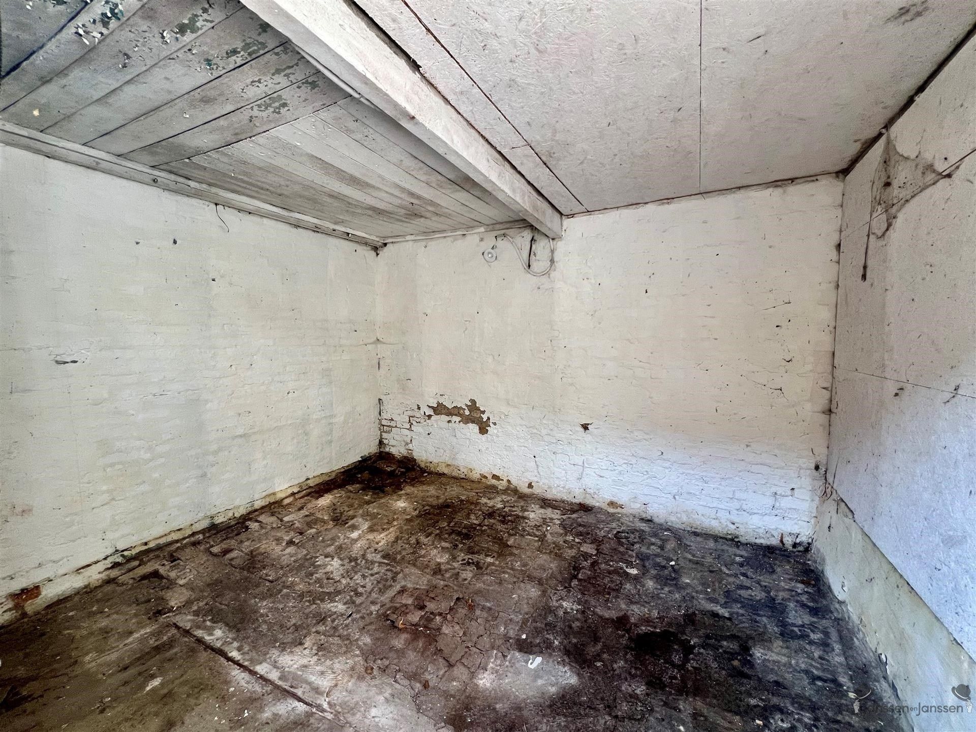 Te renoveren rijwoning met 1 slaapkamer foto 14