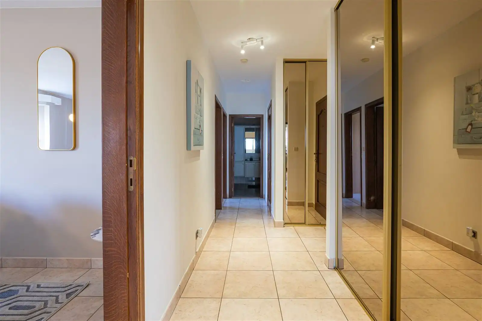 2 slaapkamer appartement met staanplaats en kelder foto 6
