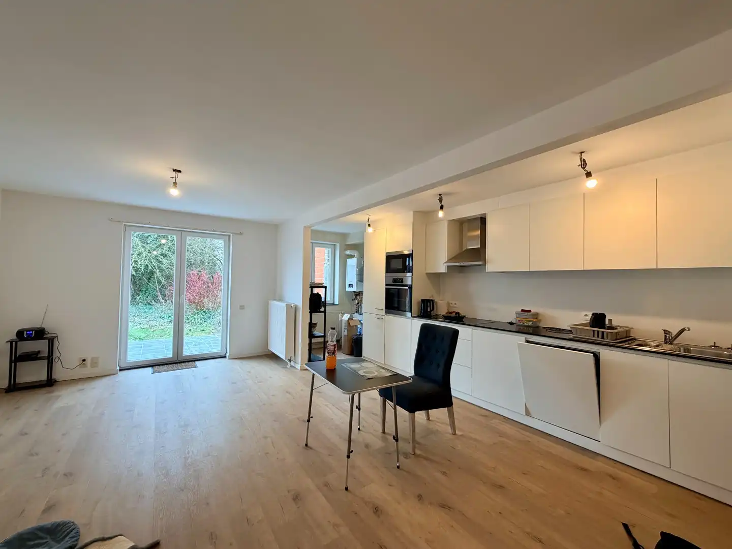 Instapklaar appartement met 2 slaapkamers te Ardooie! foto 2