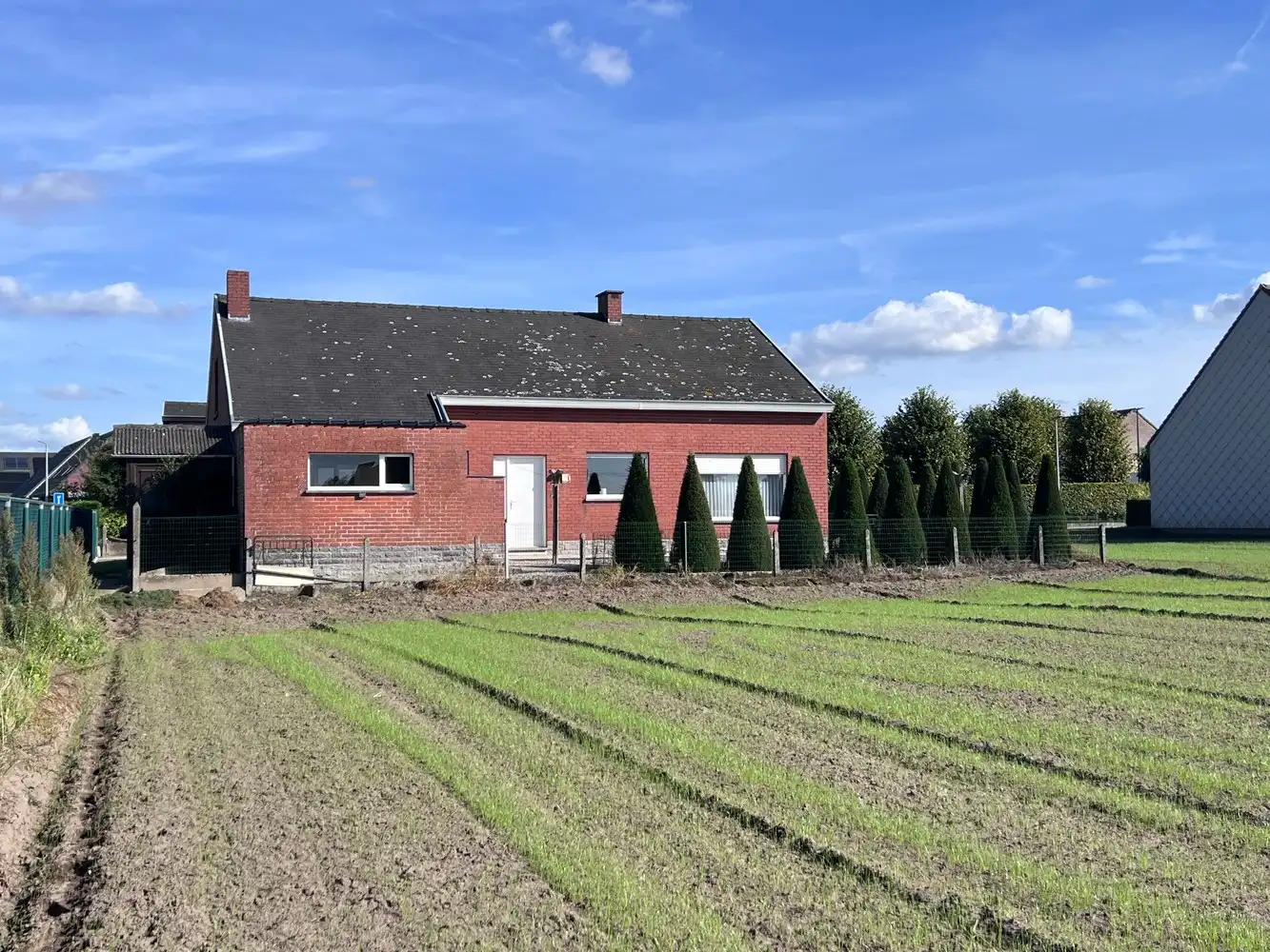 Rustig gelegen woning met 3 slaapkamers en garage. foto 12