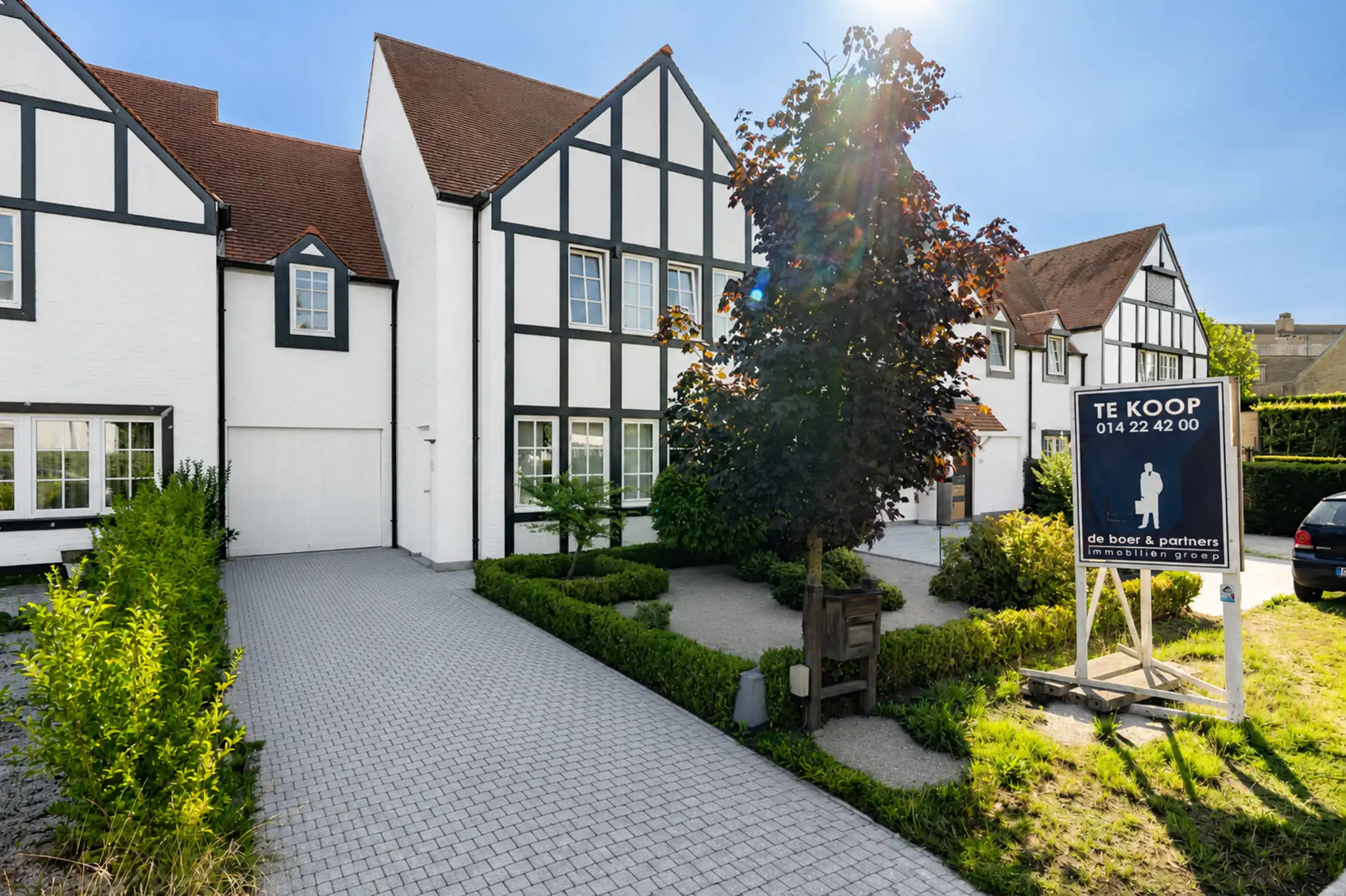 Ruime woning met o.a. 5 slpk, 2 badk, garage ,centrum Poppel foto {{pictureIndex}}