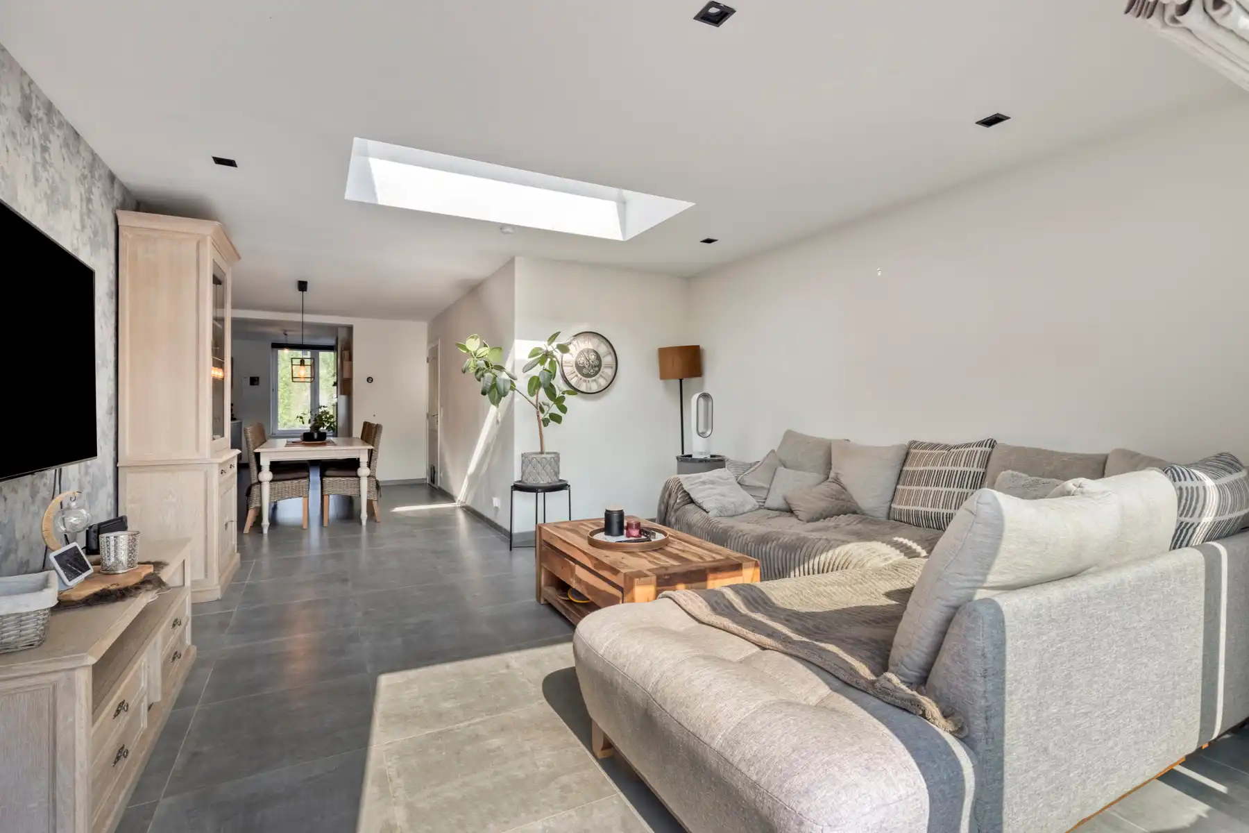 Instapklare HOB met 3 slaapkamers, tuin en 2 garages foto 9