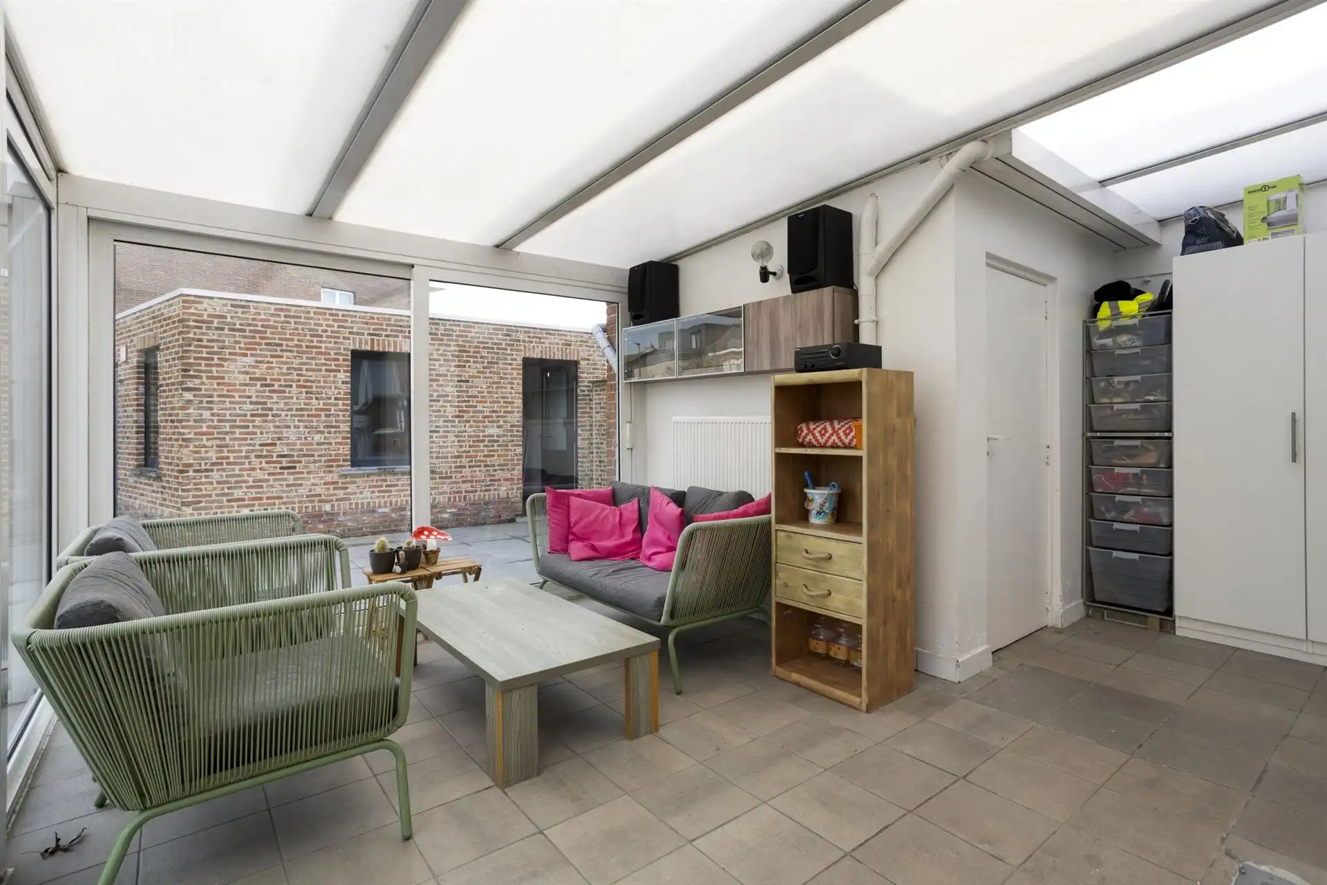 Halfopen bebouwing met 2 (mog. 3) slaapkamers en garage.  foto 8