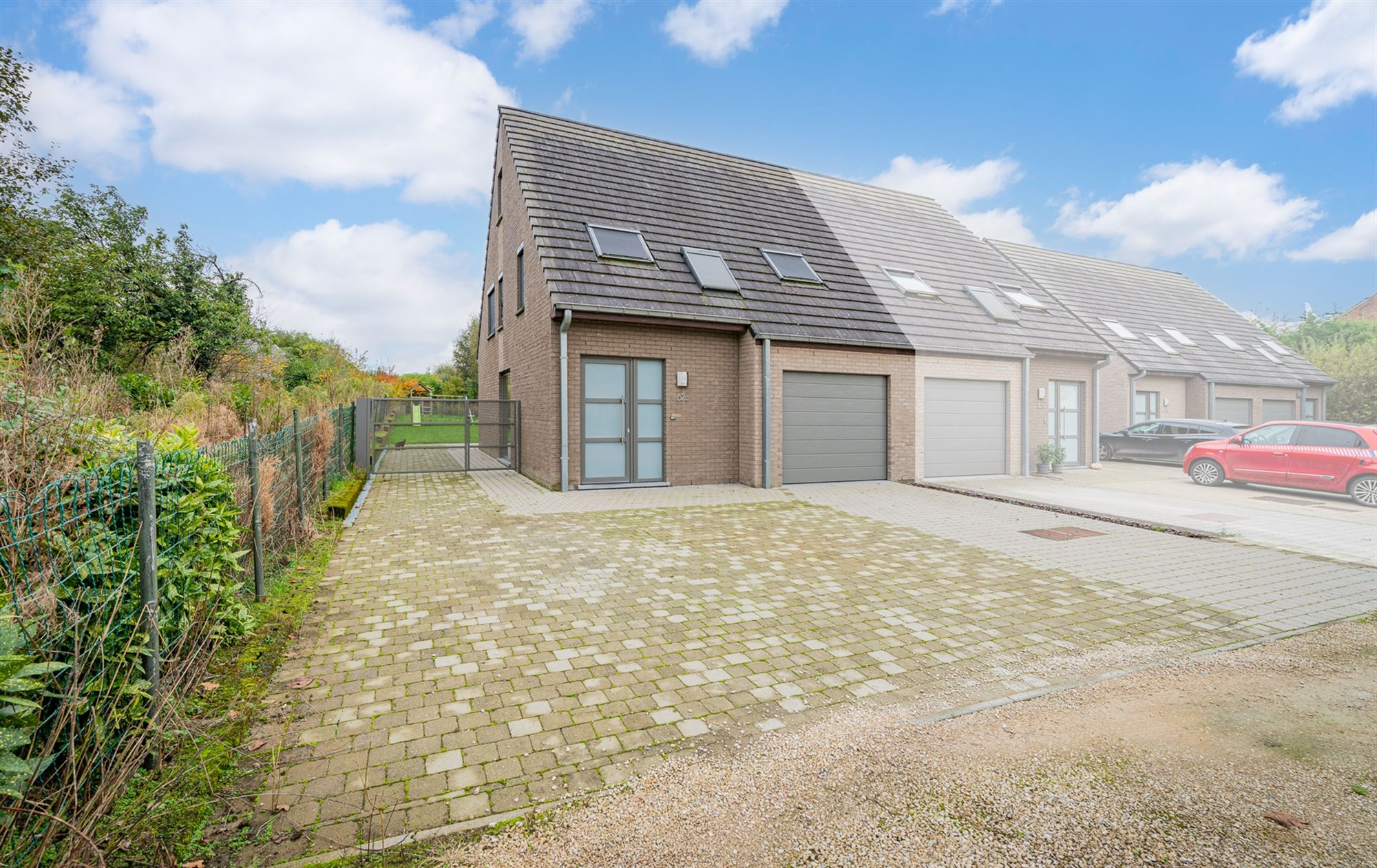 Prachtige woning met 3 slaapkamers foto {{pictureIndex}}