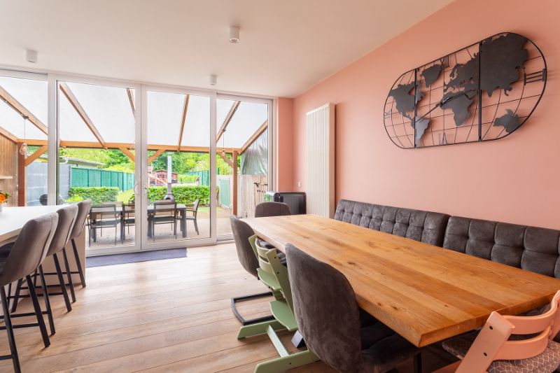 Prachtige instapklare woning met zee van ruimte, ruime tuin!!! foto 6
