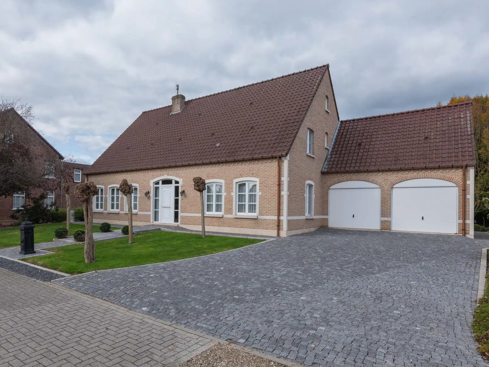 VRIJSTAANDE WONING MET EEN PRACHTIGE BUITENBELEVING foto {{pictureIndex}}