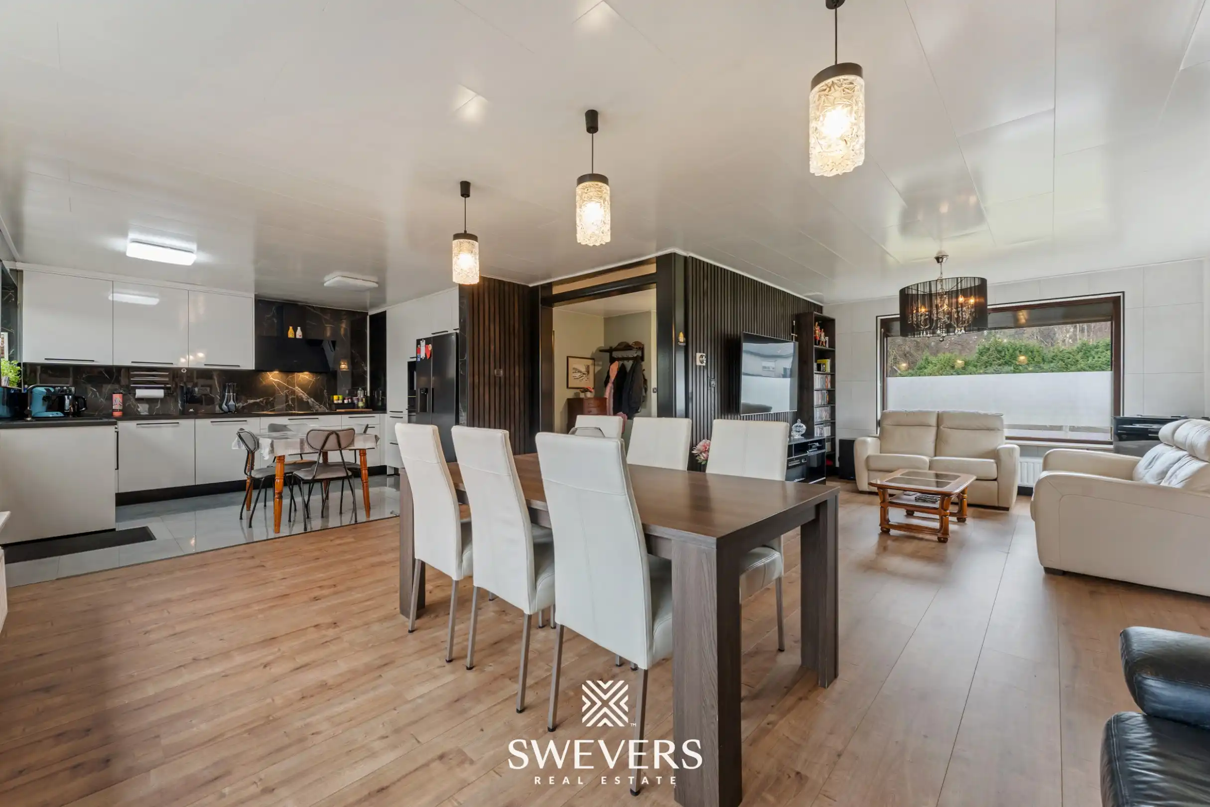 Instapklare gezinswoning met 3 slaapkamers en dubbele garage gelegen op toplocatie foto 8