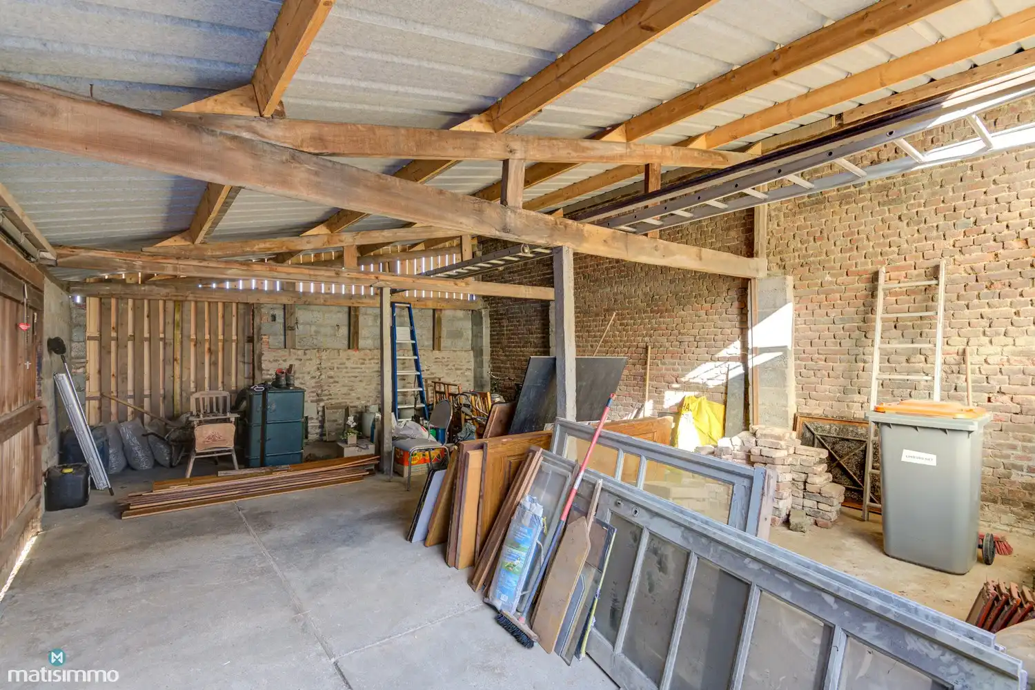 VERDER AF TE WERKEN HOEKWONING MET BINNENKOER EN GARAGE TE MOPERTINGEN foto 38