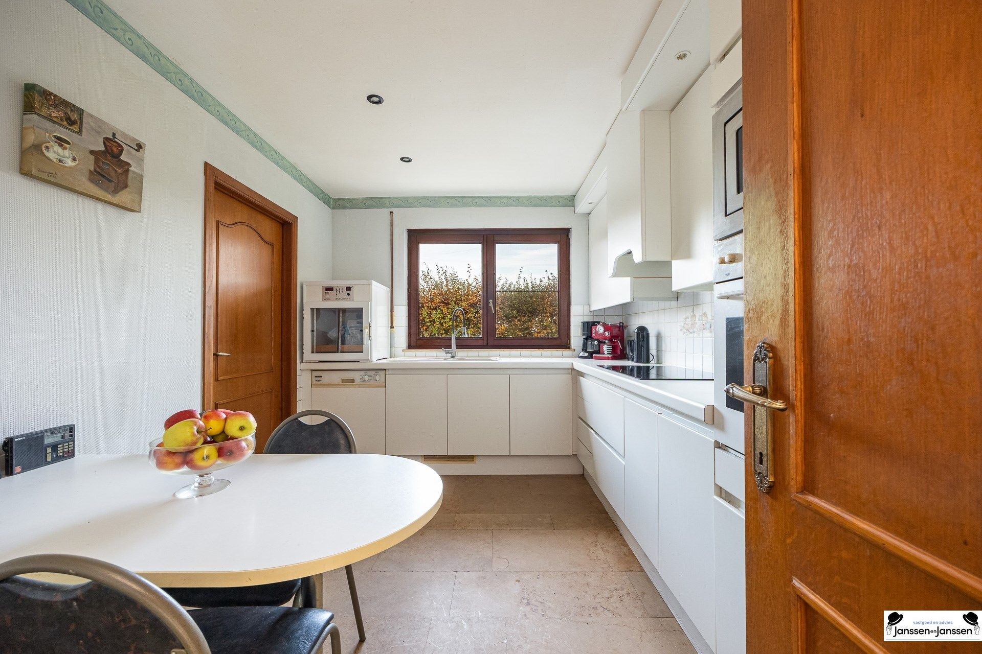 Landelijk gelegen woning op een perceel van ruim 6.000 m² foto 9