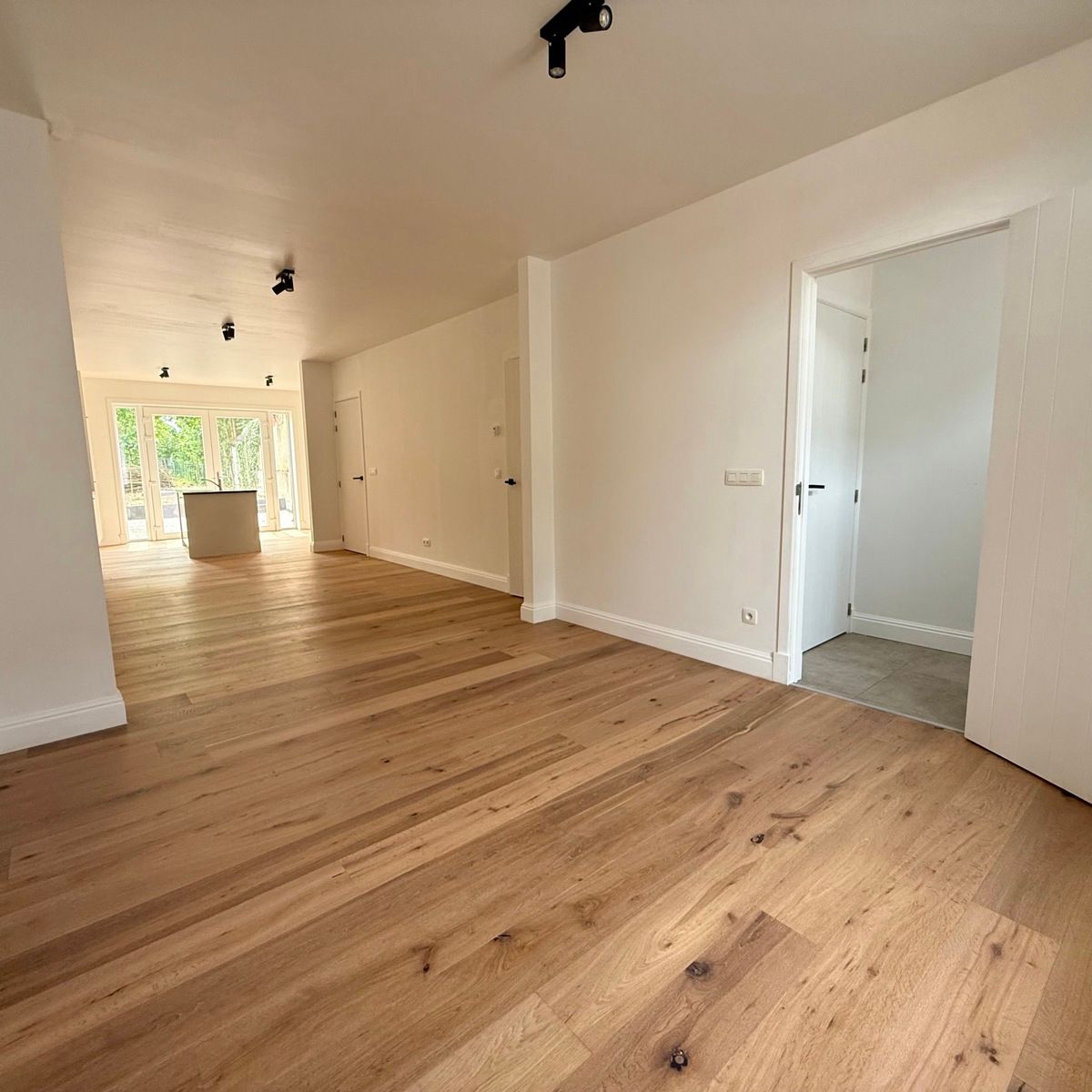 Gerenoveerde stadswoning met 3 slpks en riante tuin foto 6