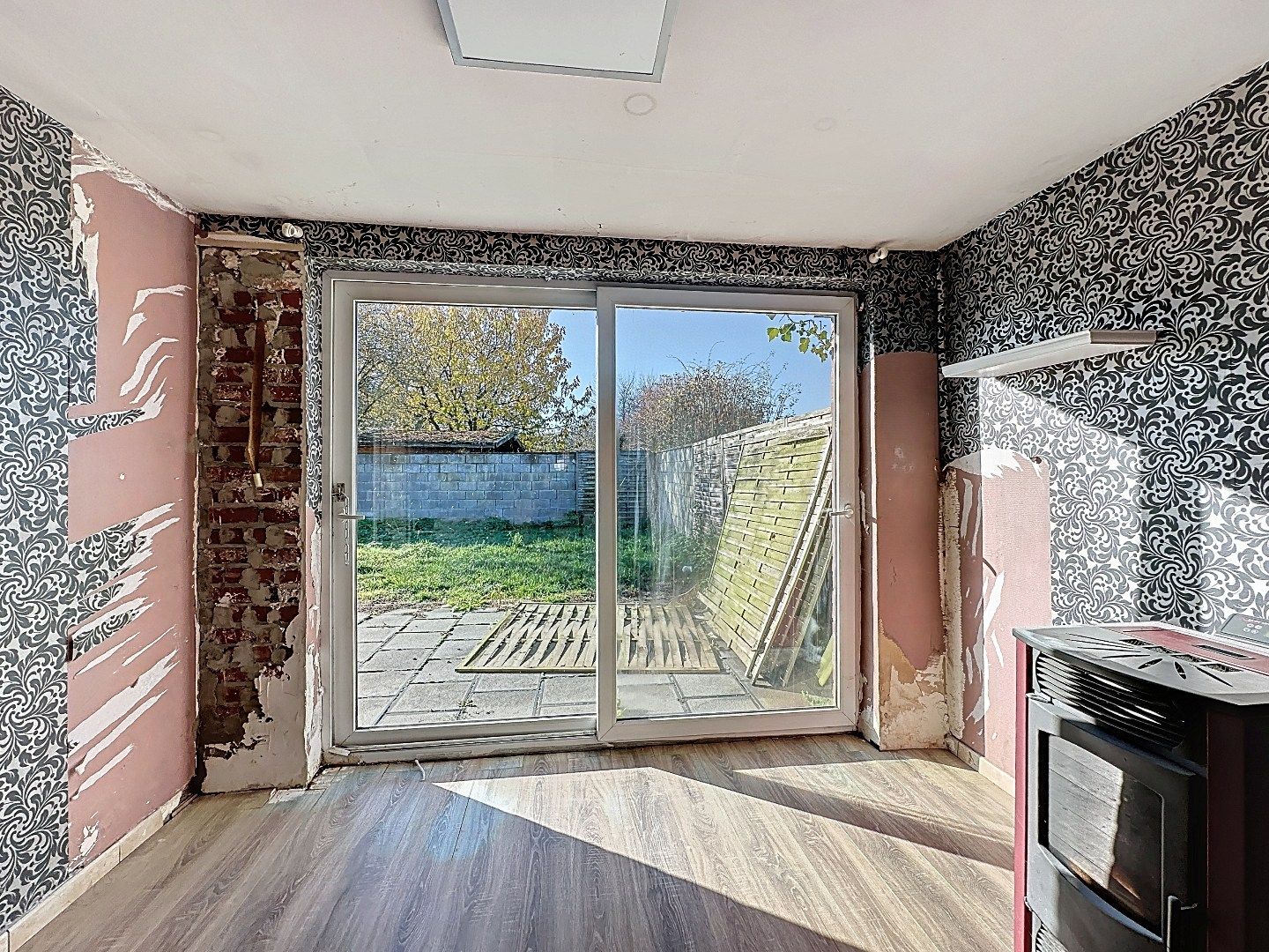 Ruime Gezinswoning met Zonnige Tuin en Renovatiepotentieel foto 9