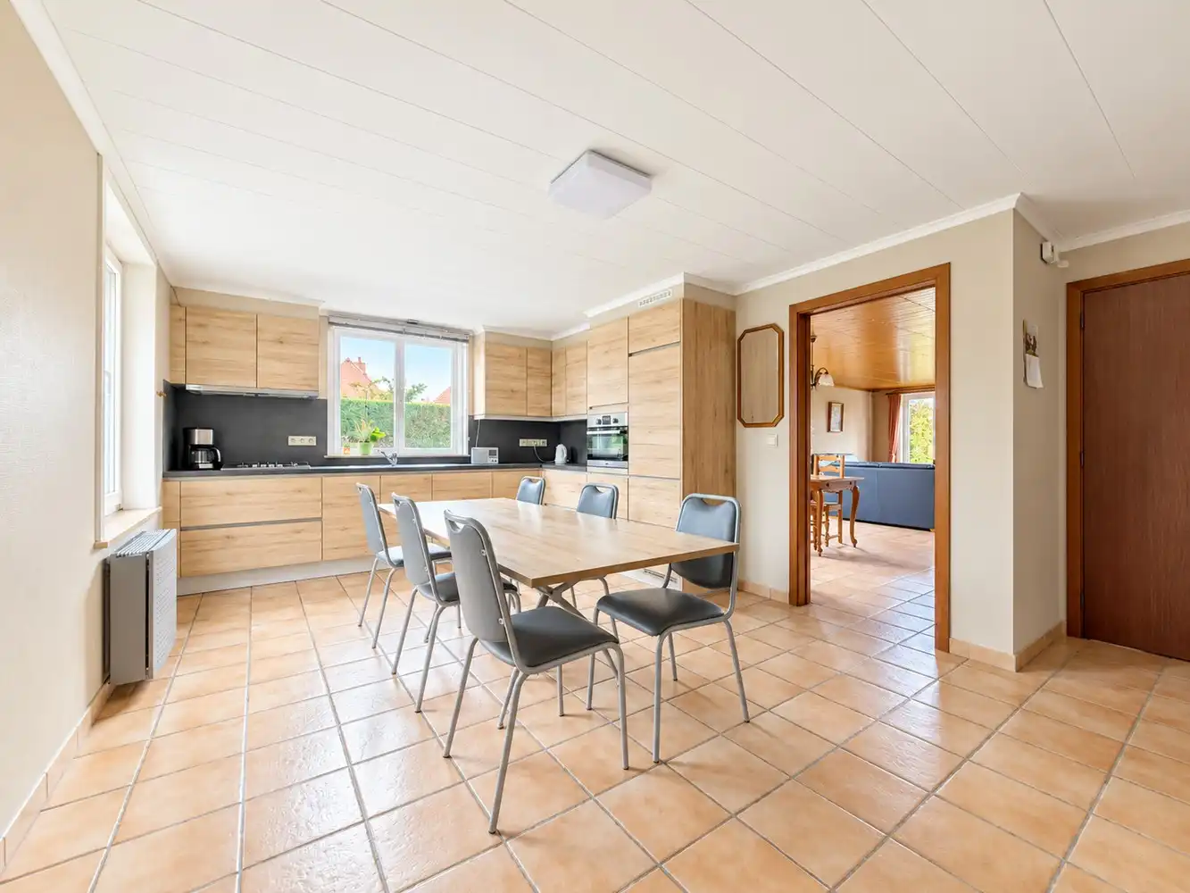Ruime gezinswoning (4 slpks) op prachtig perceel van 1083m²! foto 4