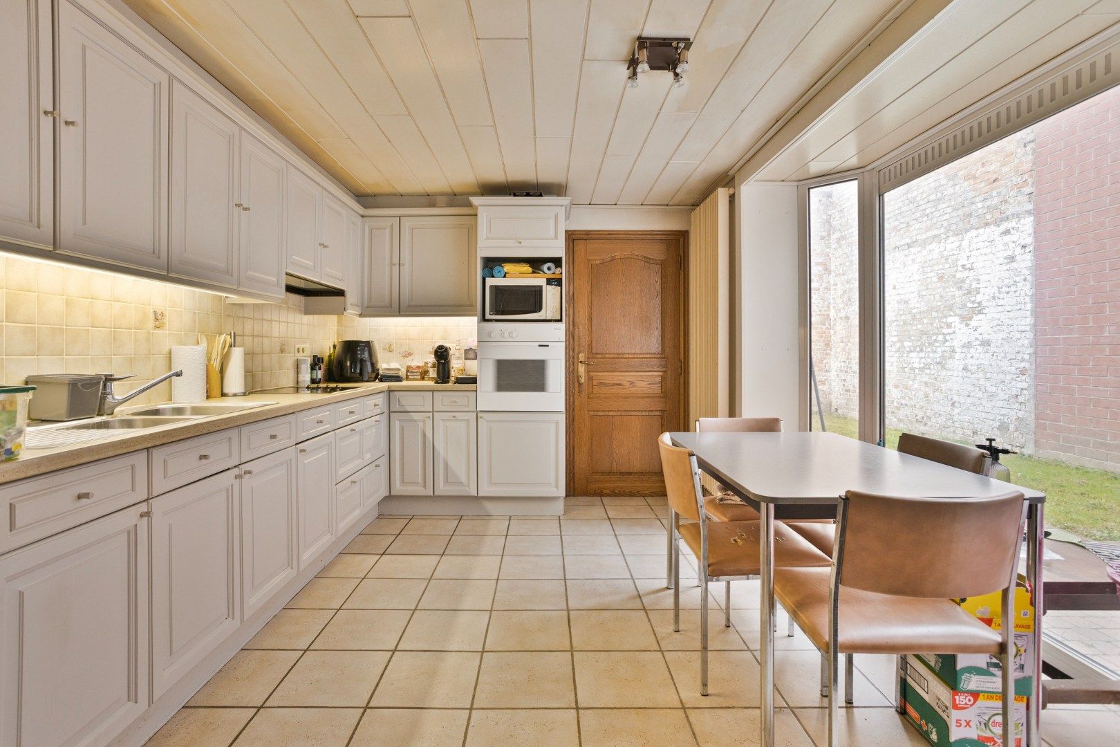 Opbrengsteigendom te koop in hartje Veurne – netto rendement 3,5% foto 4