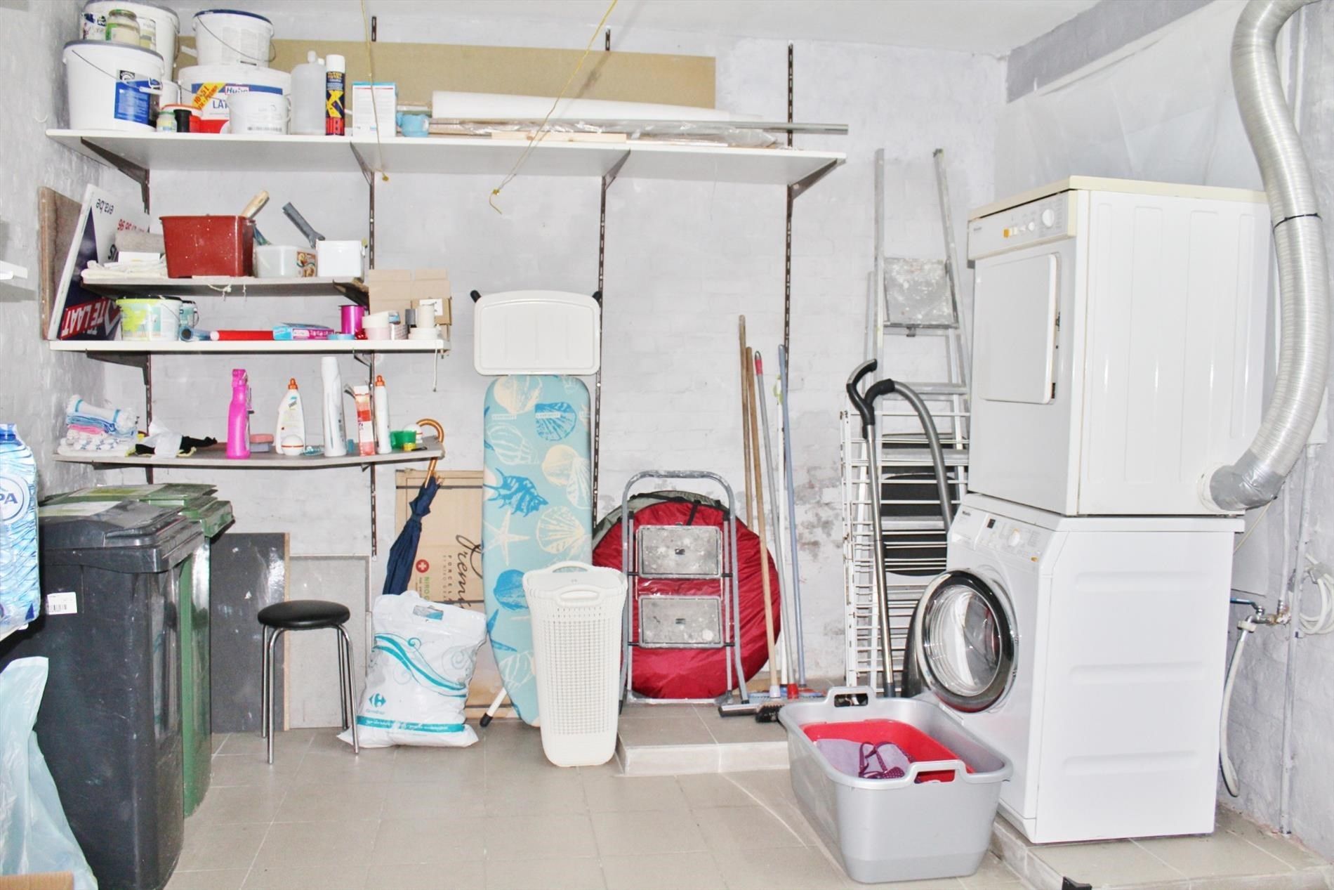 Rijwoning met koer op wandelafstand van de markt foto 8