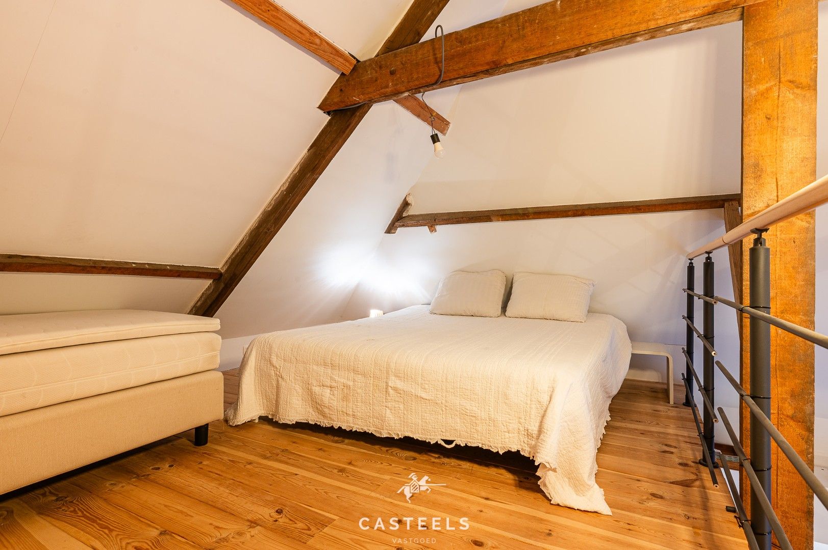 Instapklare stadswoning nabij station Brugge met tuin en studio foto 21